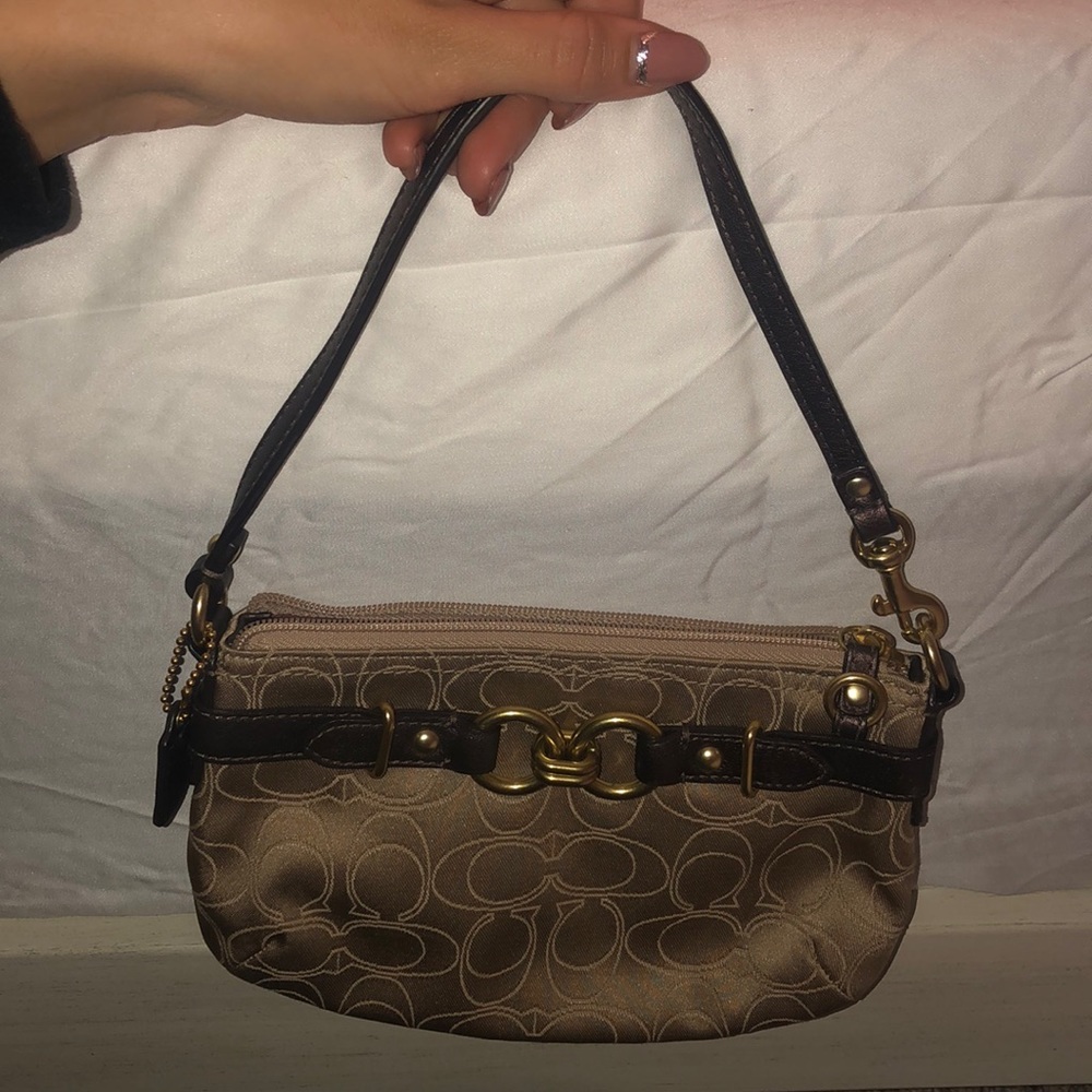 Coach hand bag - Picture 3 of 3